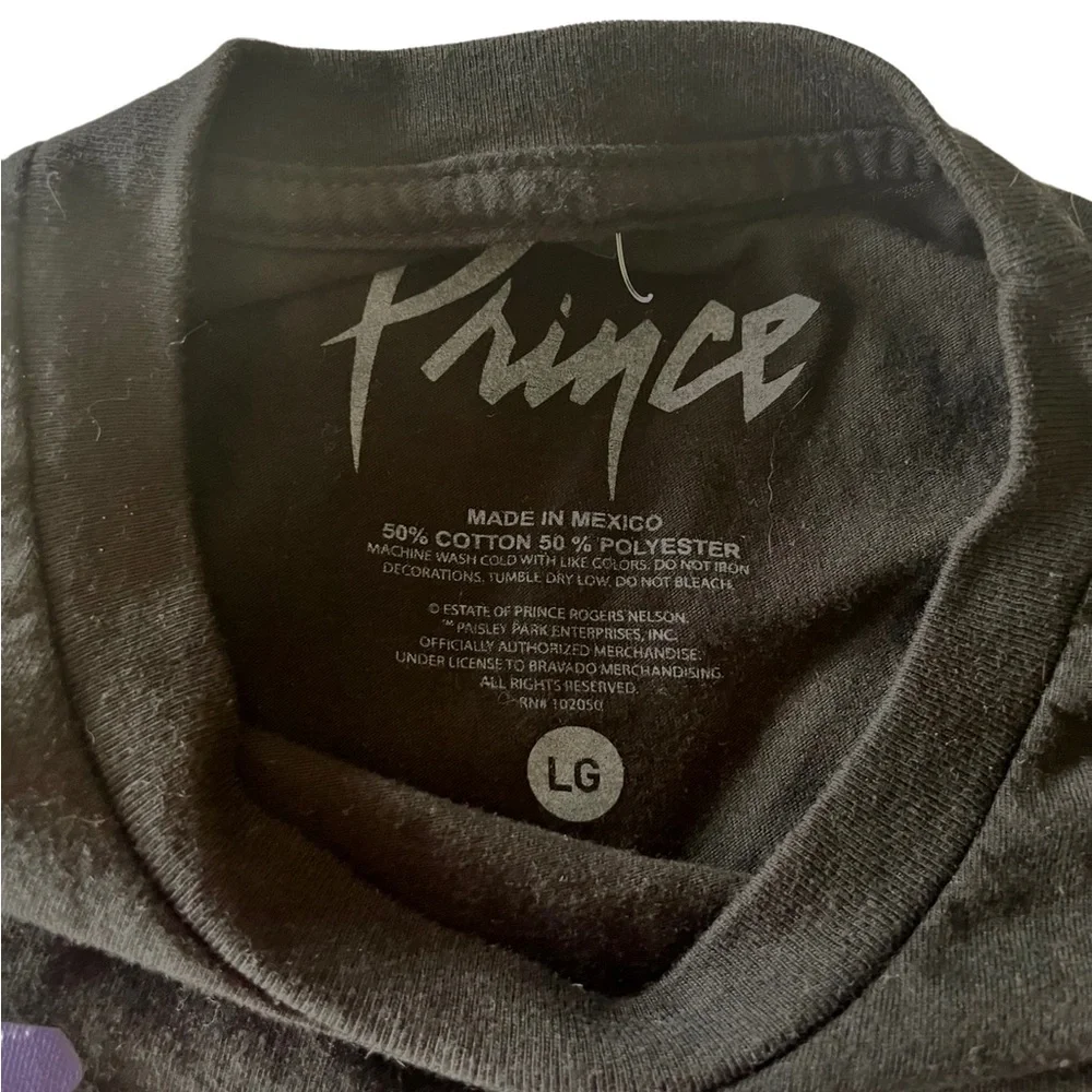 PRINCE PURPLE RAIN T-SHIRT NWOT LARGE - Picture 4 of 4